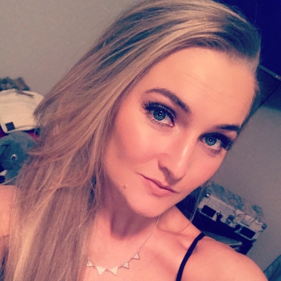 Meet your Posher, Jenna - Picture 1 of 1